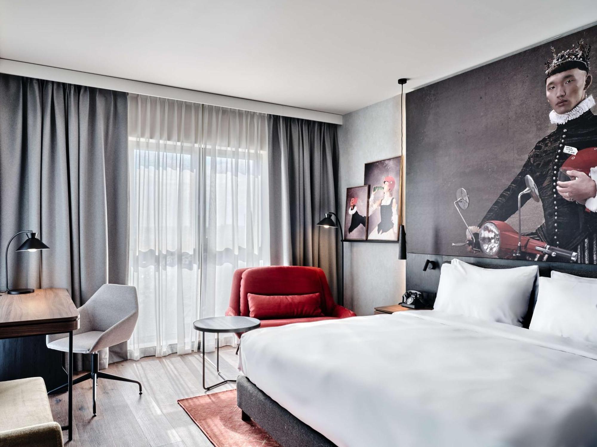 Hotel Radisson Red & Radisson Red Apartments, Krakow
