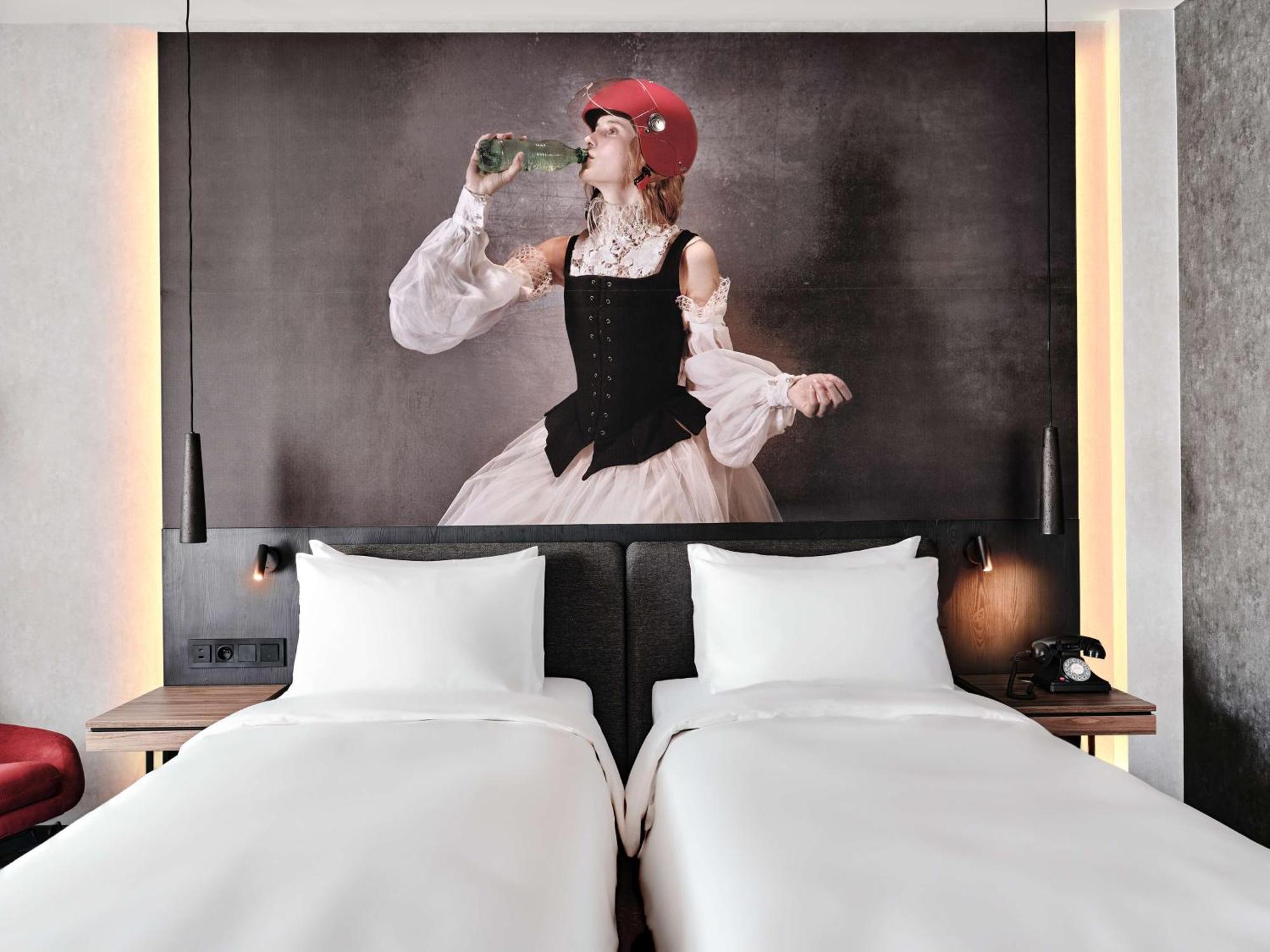 Hotel Radisson Red & Radisson Red Apartments, Krakow